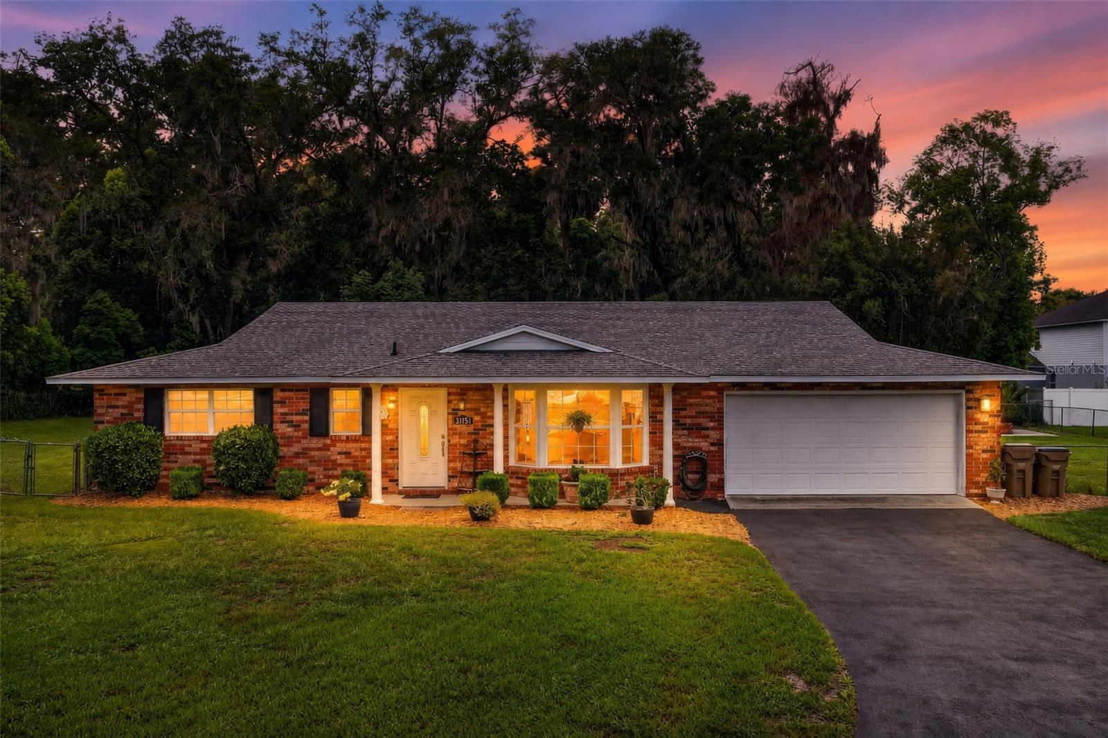 Single Family Residence in MOUNT PLYMOUTH, FL - Daniel Dourado