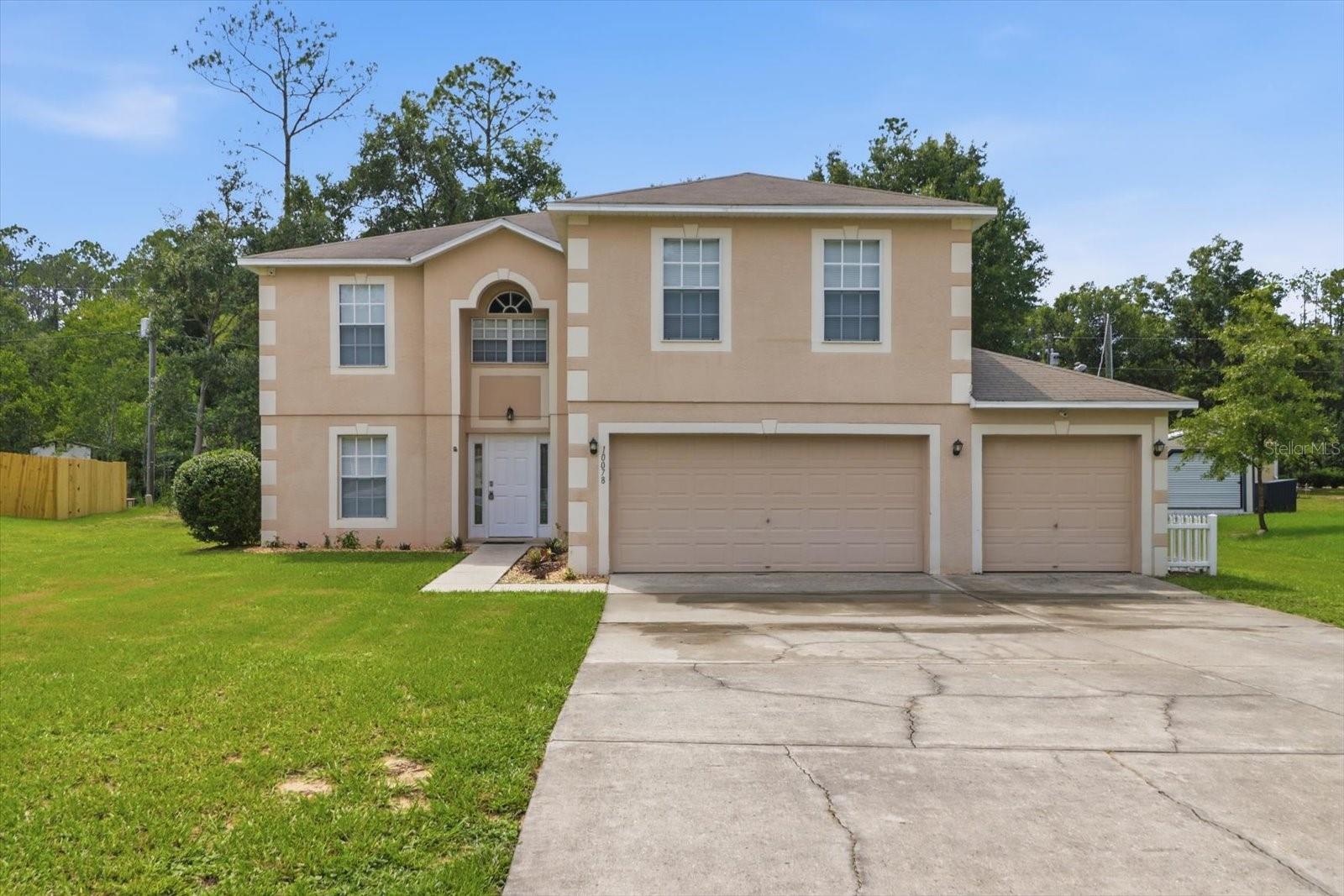 Single Family Residence in CITRUS SPRINGS, FL - Daniel Dourado