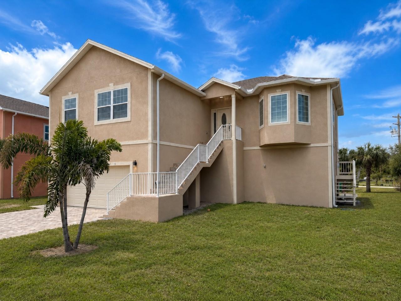 Single Family Residence in TARPON SPRINGS, FL - Daniel Dourado