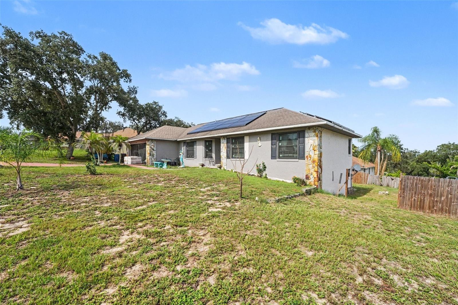 Single Family Residence in LAKE WALES, FL - Daniel Dourado