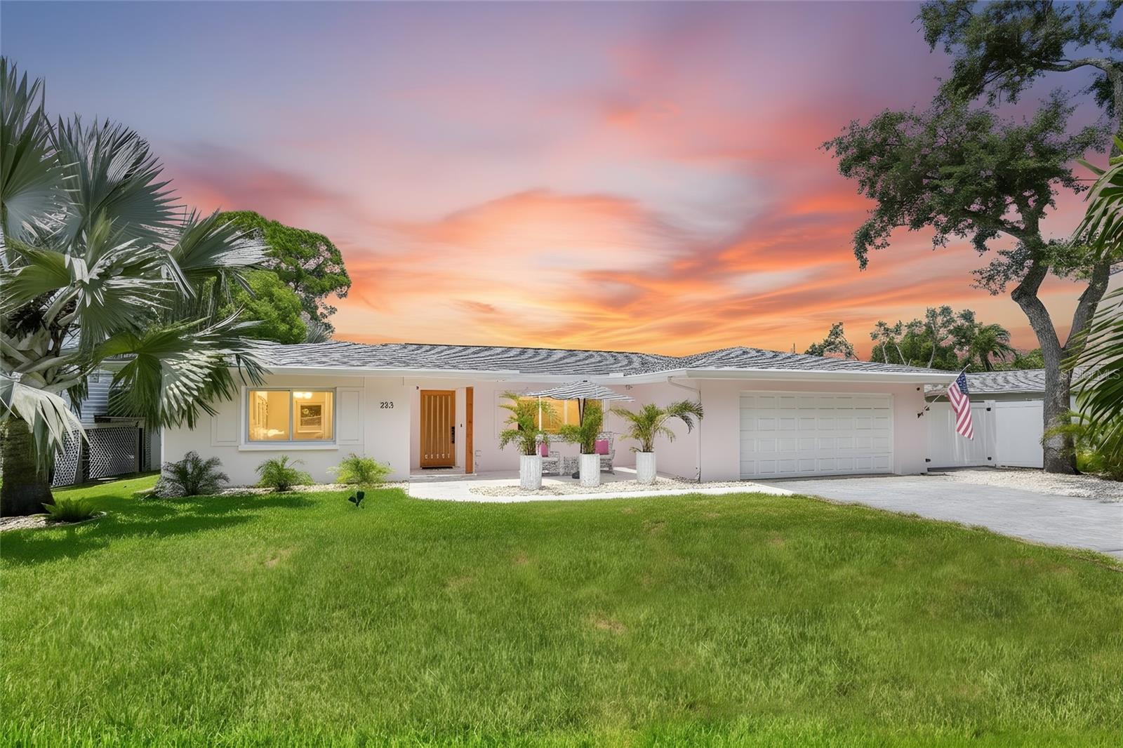 Single Family Residence in PALM HARBOR, FL - Daniel Dourado