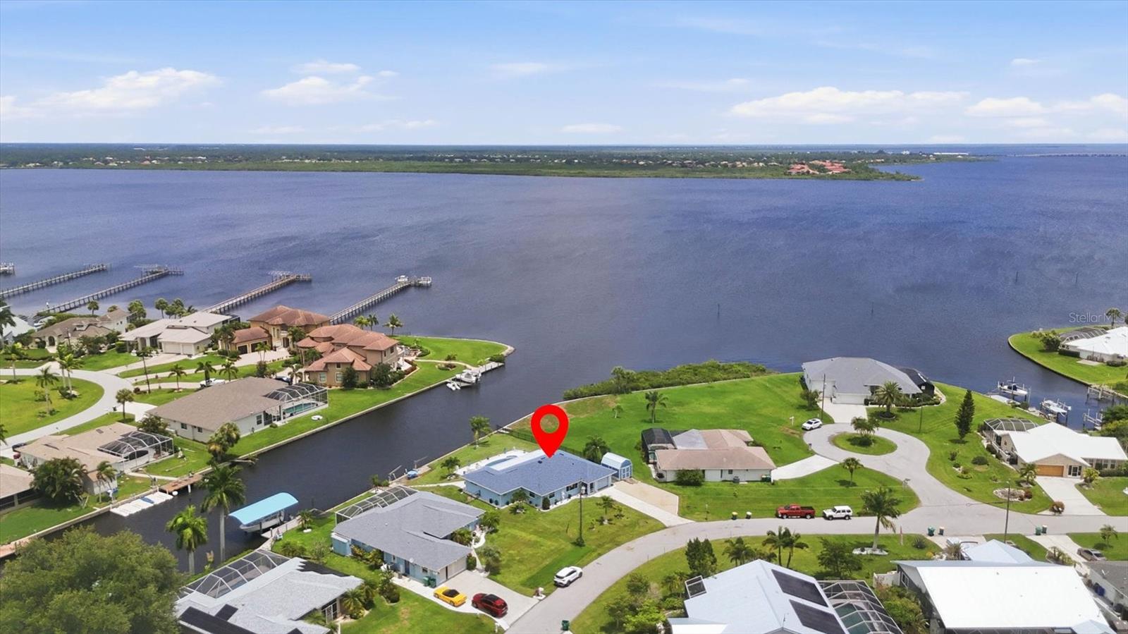 Single Family Residence em PORT CHARLOTTE, FL - Daniel Dourado