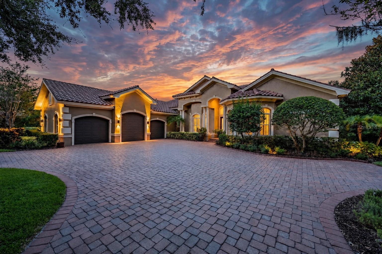 Single Family Residence in PALM HARBOR, FL - Daniel Dourado
