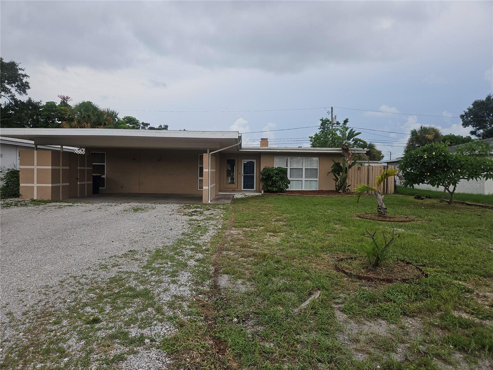 Single Family Residence in CLEARWATER, FL - Daniel Dourado
