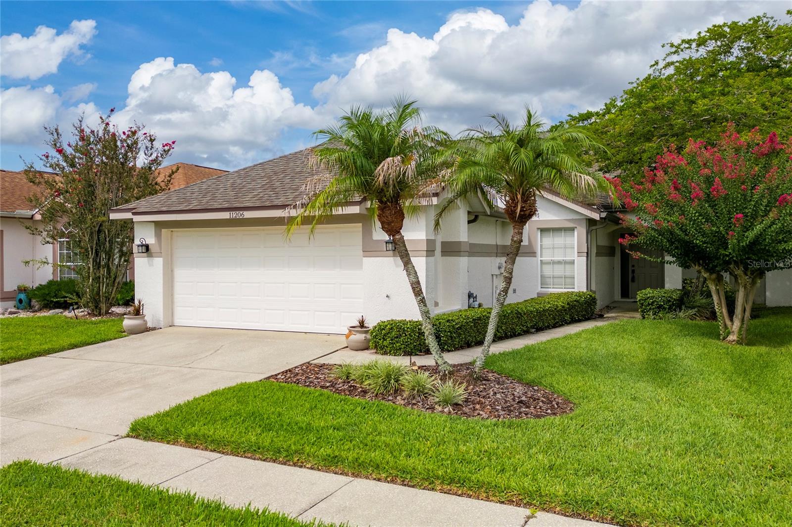 Single Family Residence in ORLANDO, FL - Daniel Dourado