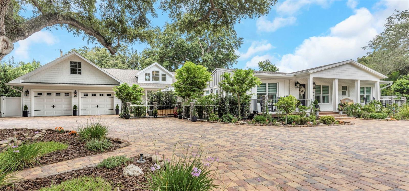 Single Family Residence in CLEARWATER, FL - Daniel Dourado