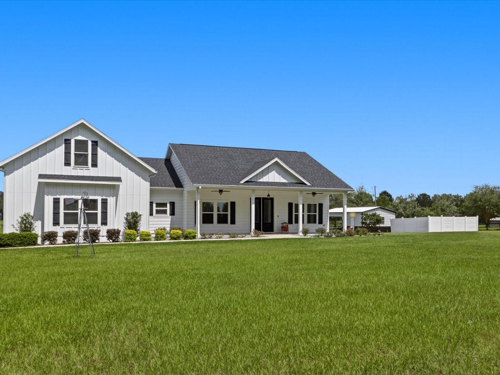 Single Family Residence in ALACHUA, FL - Daniel Dourado