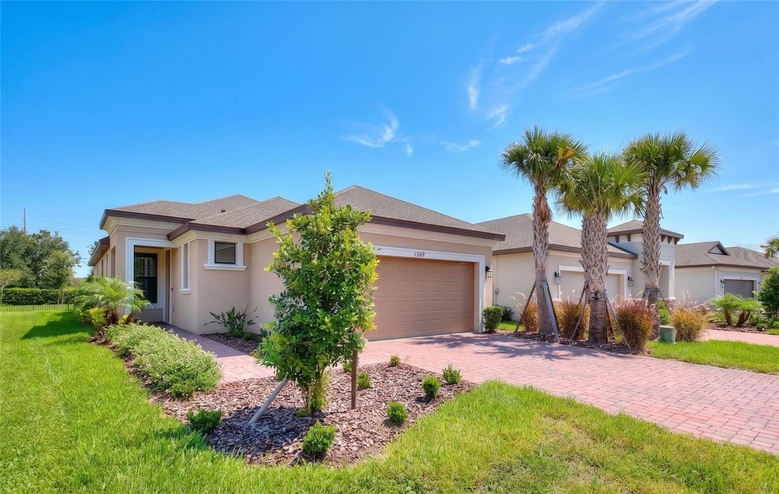 Single Family Residence in POINCIANA, FL - Daniel Dourado