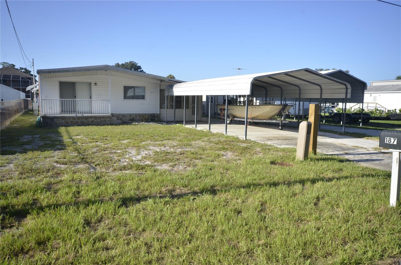 Manufactured Home em OAK HILL, FL - Daniel Dourado