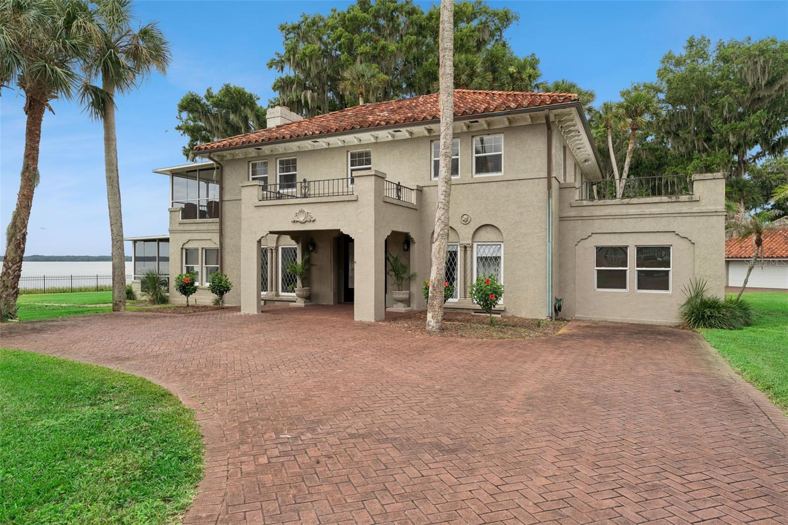 Single Family Residence in LEESBURG, FL - Daniel Dourado