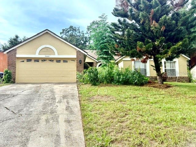 Single Family Residence in ORLANDO, FL - Daniel Dourado