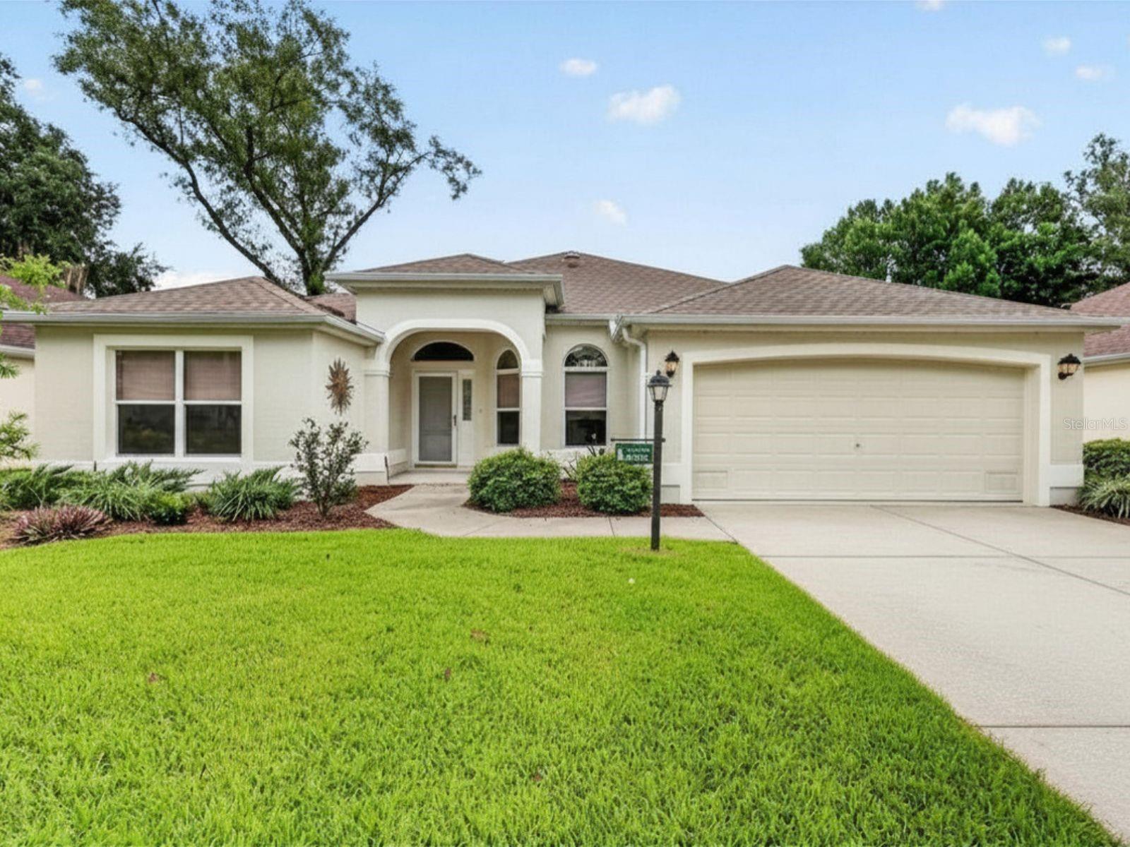 Single Family Residence in THE VILLAGES, FL - Daniel Dourado