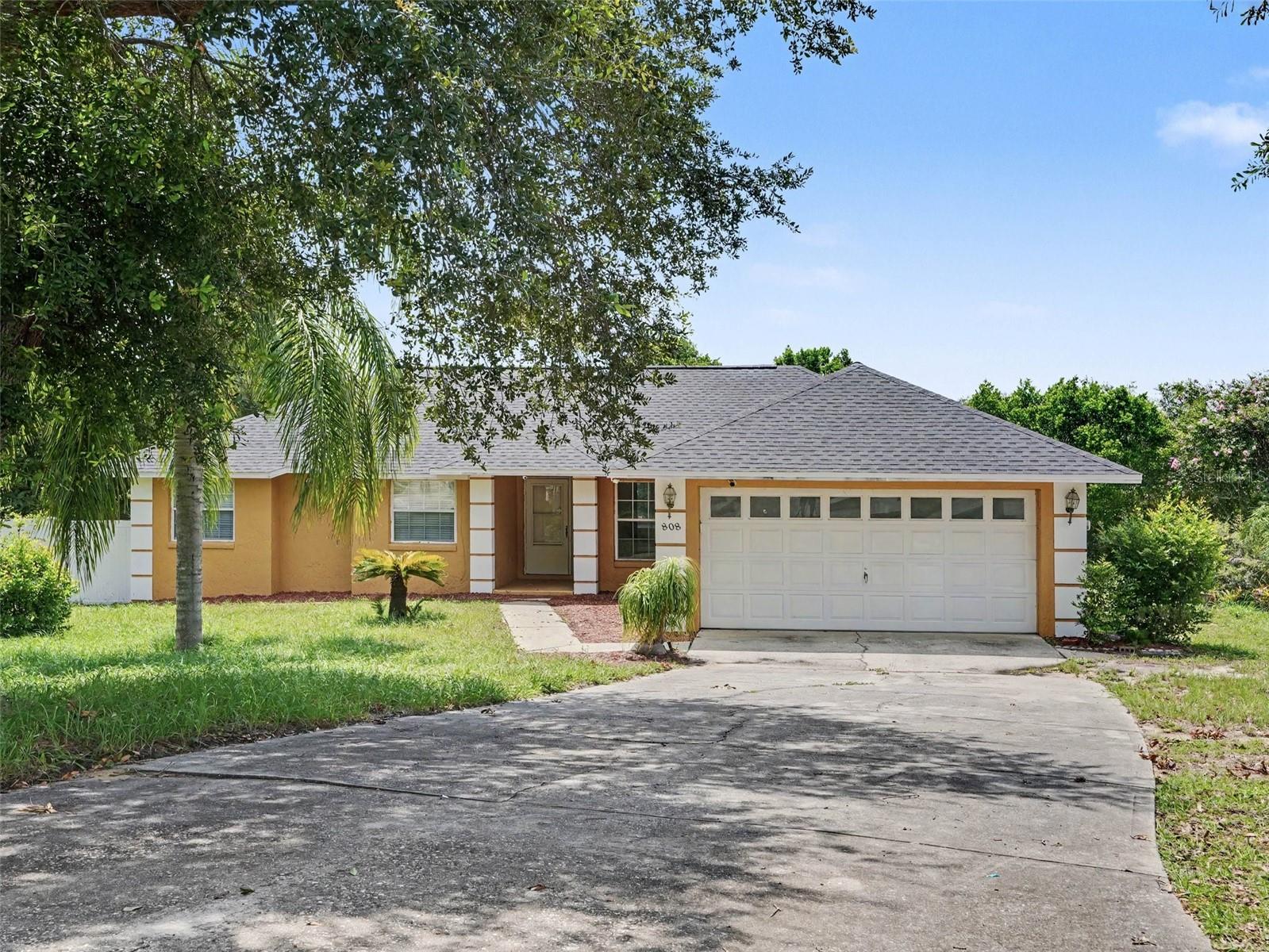 Single Family Residence in LAKE WALES, FL - Daniel Dourado
