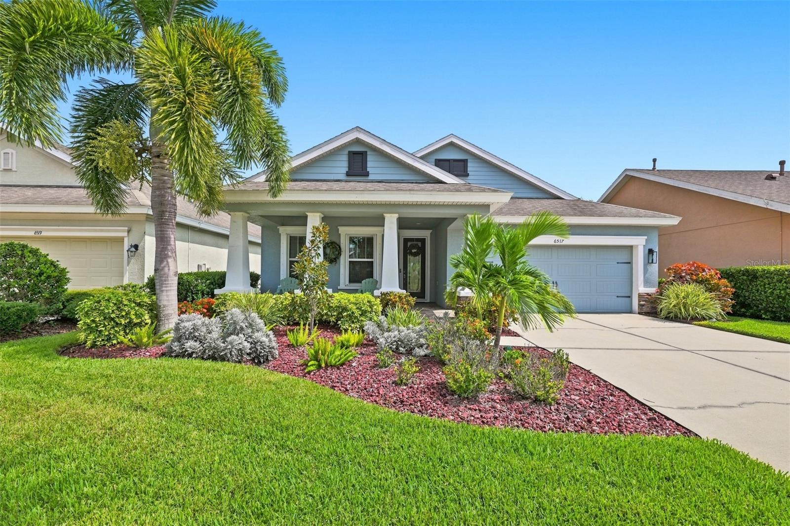 Single Family Residence in APOLLO BEACH, FL - Daniel Dourado