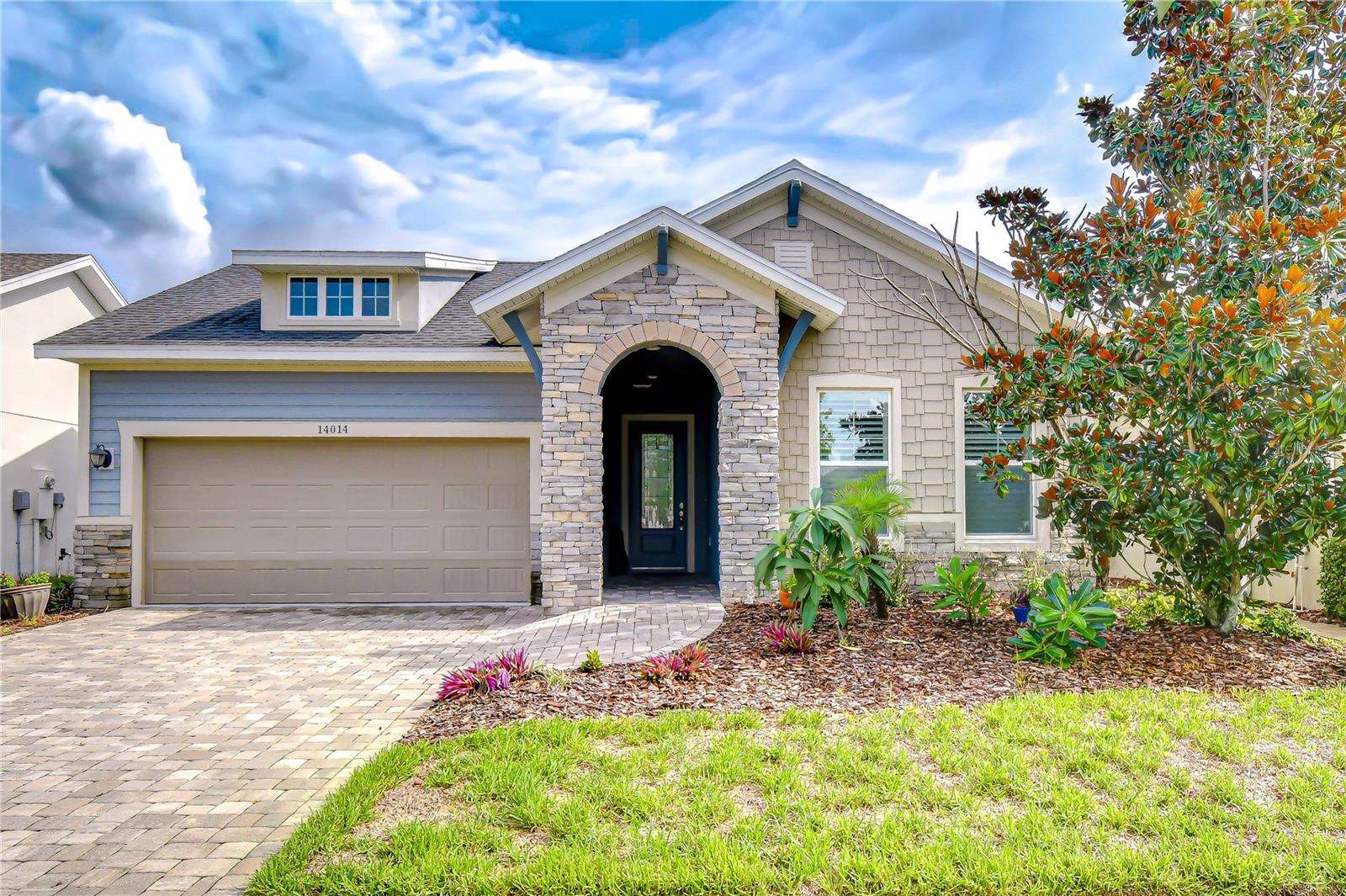 Single Family Residence in LITHIA, FL - Daniel Dourado