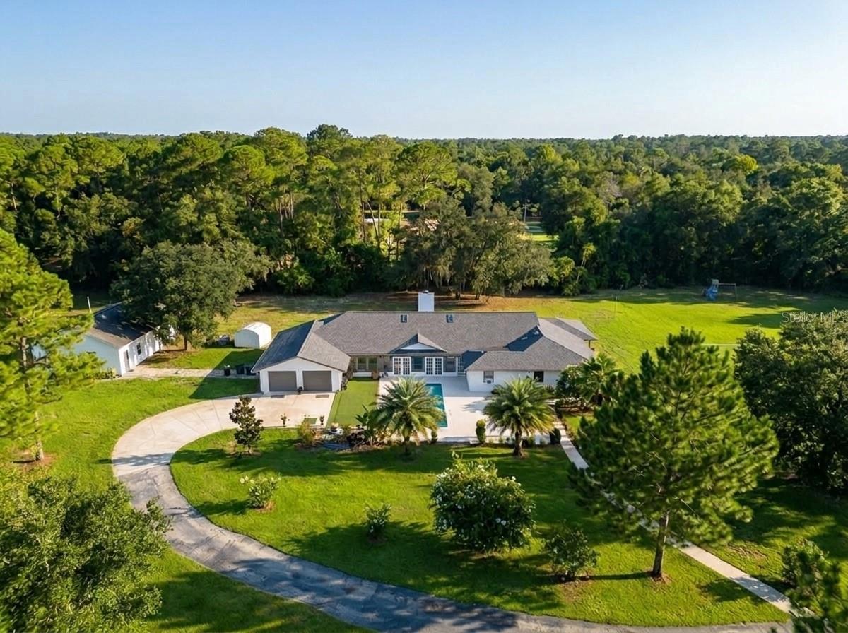 Single Family Residence in DEBARY, FL - Daniel Dourado