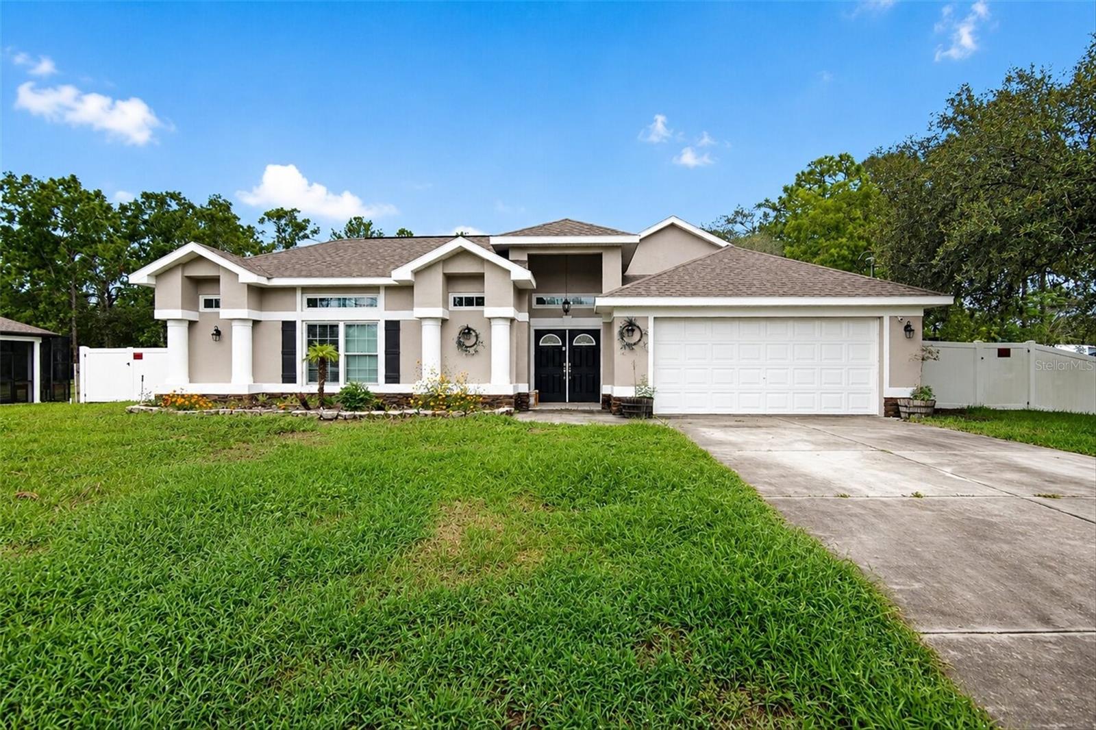 Single Family Residence in WEEKI WACHEE, FL - Daniel Dourado
