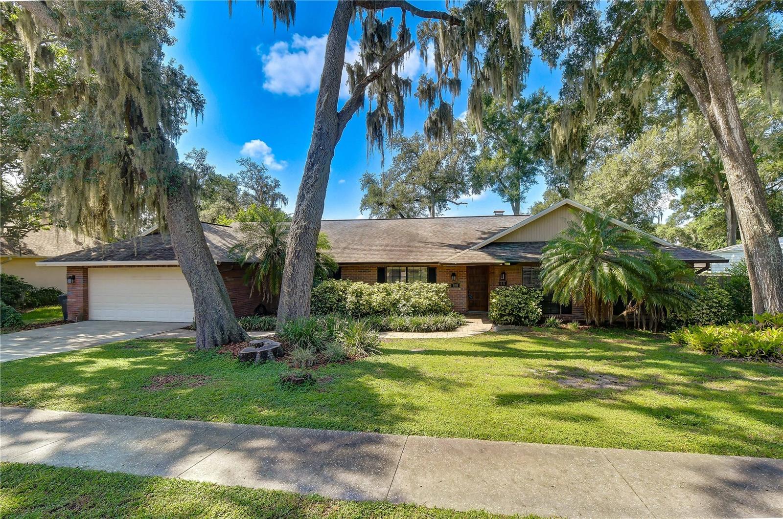 Single Family Residence em BRANDON, FL - Daniel Dourado