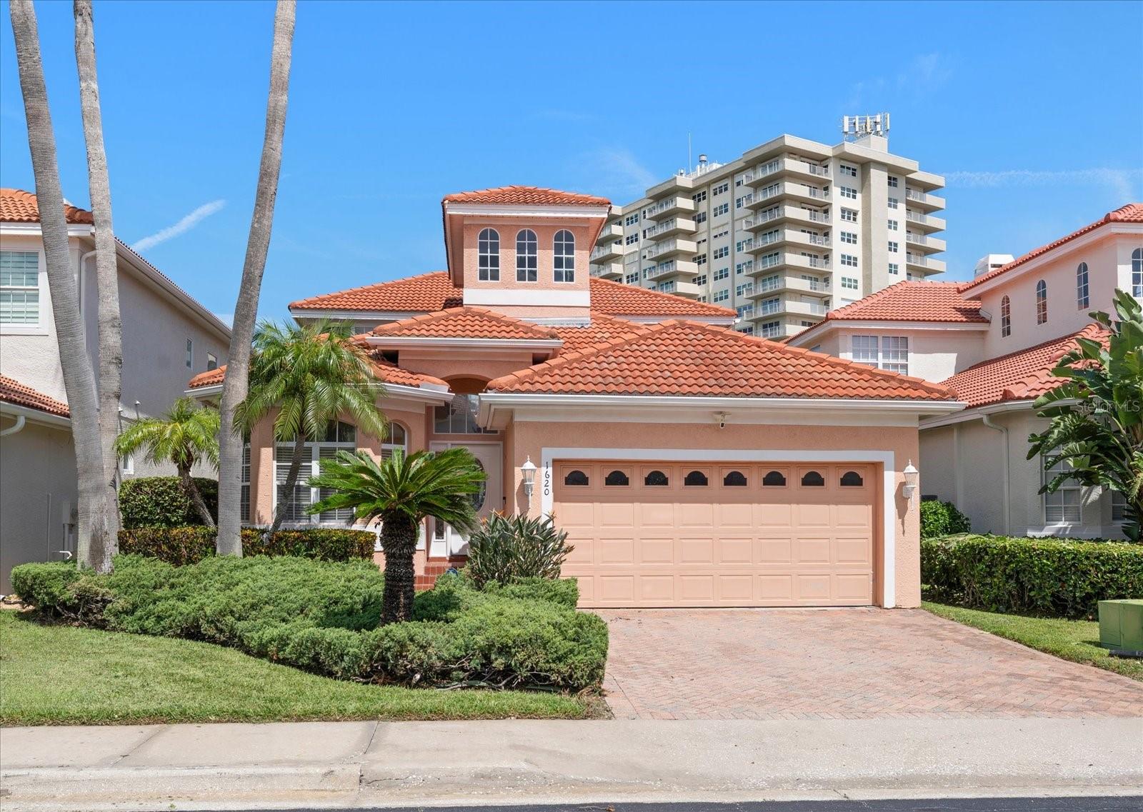 Single Family Residence em CLEARWATER BEACH, FL - Daniel Dourado