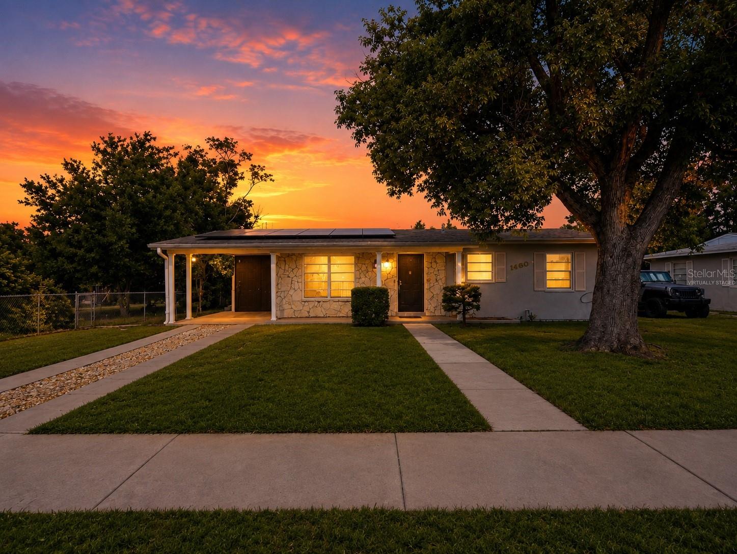 Single Family Residence in DELTONA, FL - Daniel Dourado