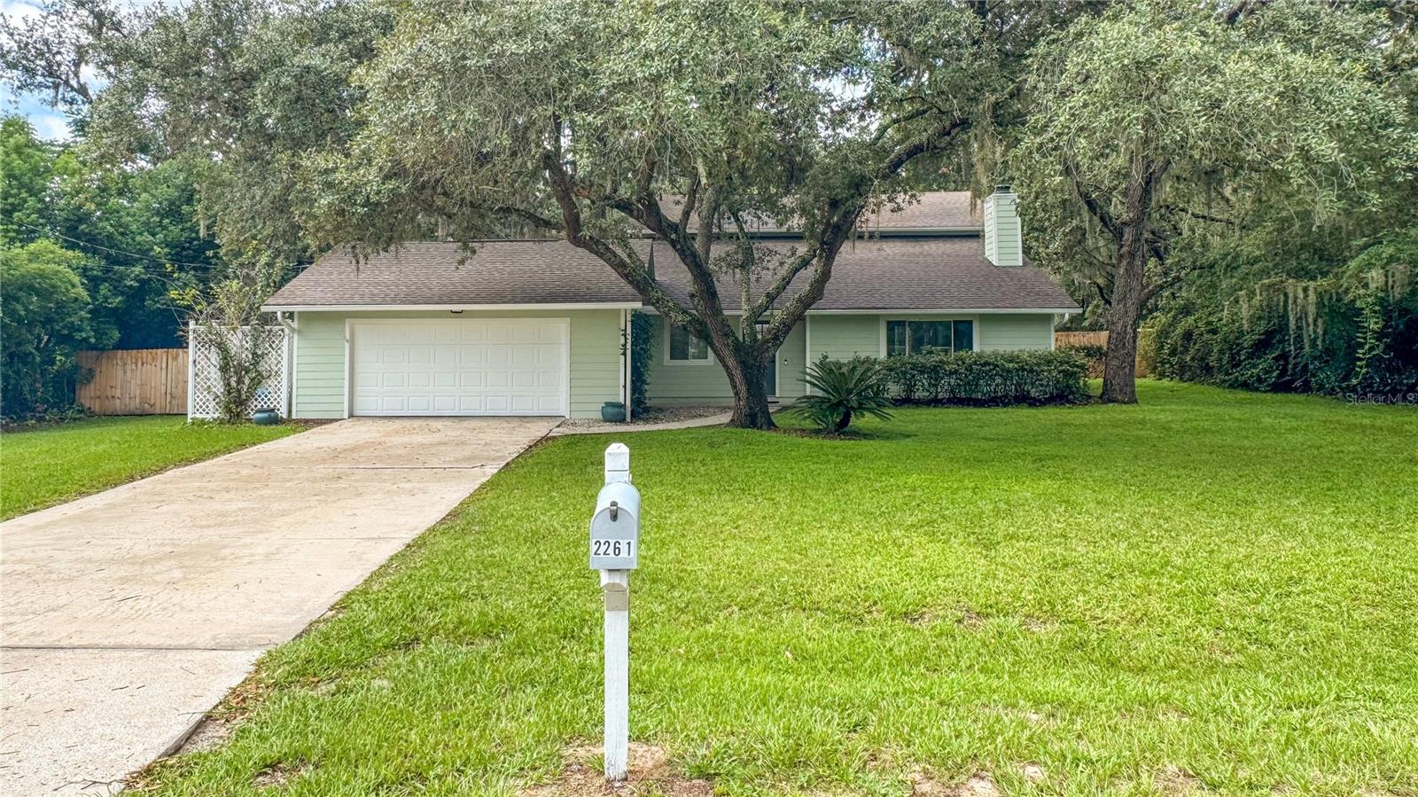 Single Family Residence in LONGWOOD, FL - Daniel Dourado