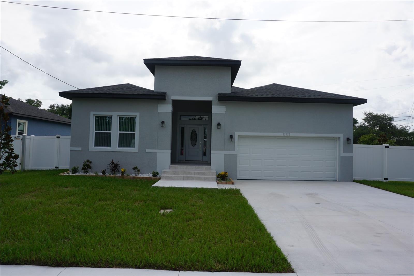 Single Family Residence in LARGO, FL - Daniel Dourado