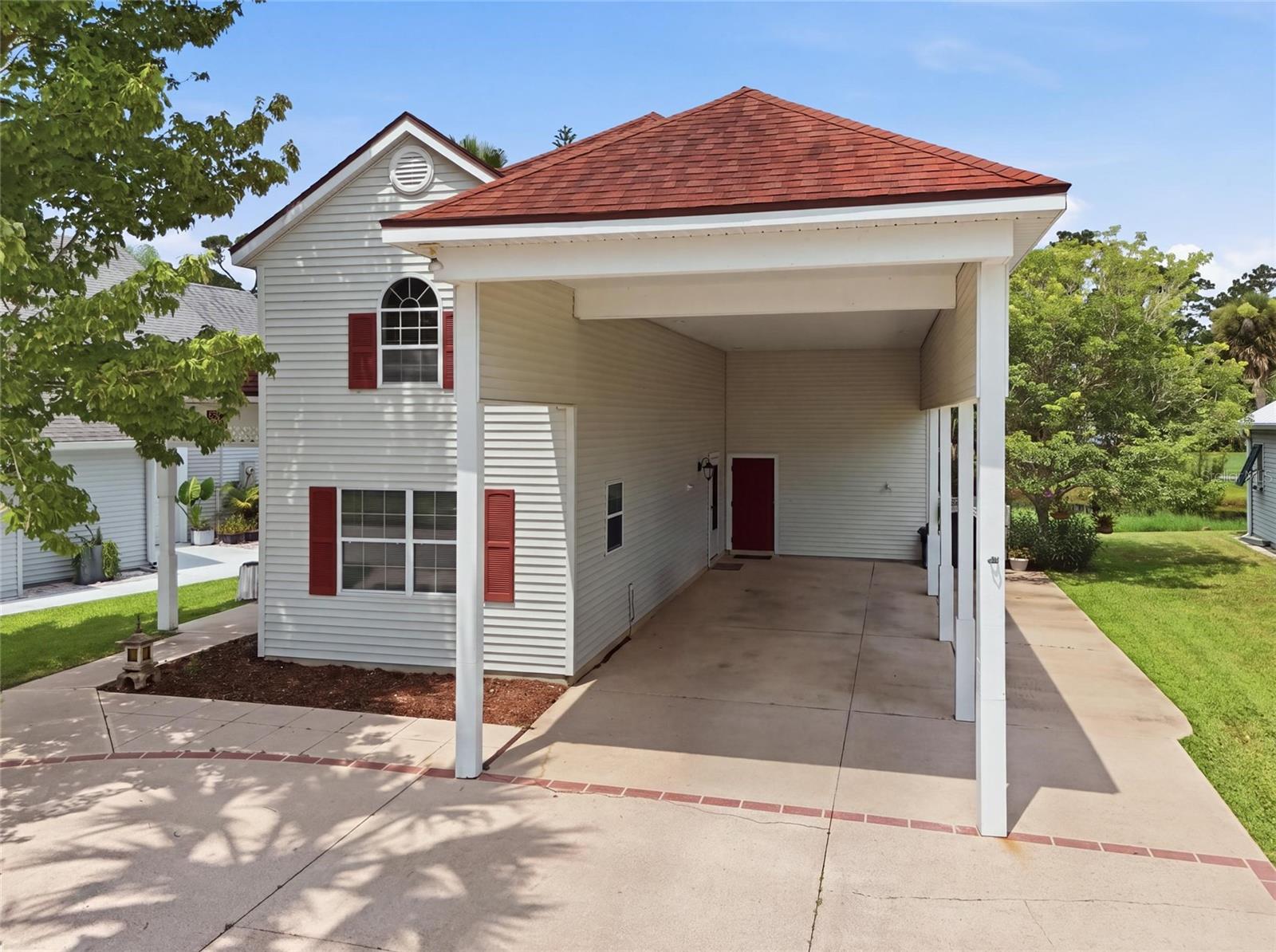 Single Family Residence em TITUSVILLE, FL - Daniel Dourado