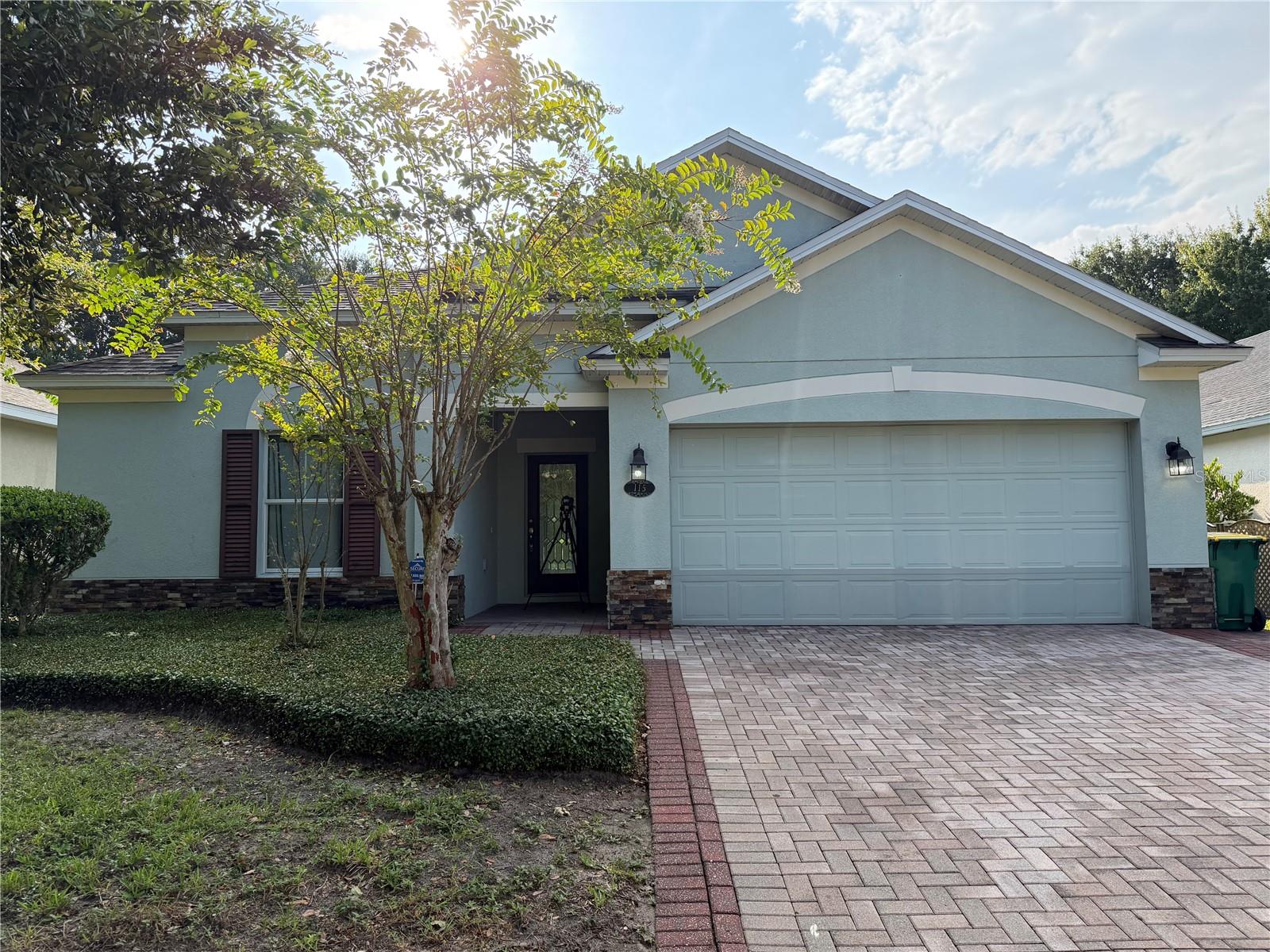 Single Family Residence in DELAND, FL - Daniel Dourado
