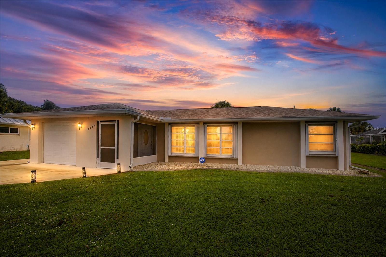 Single Family Residence em PORT CHARLOTTE, FL - Daniel Dourado
