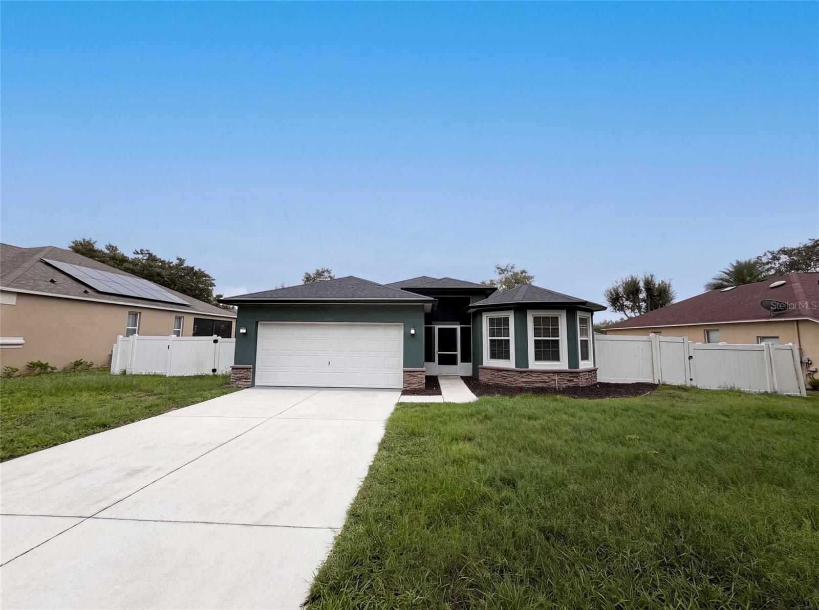 Single Family Residence em GRAND ISLAND, FL - Daniel Dourado