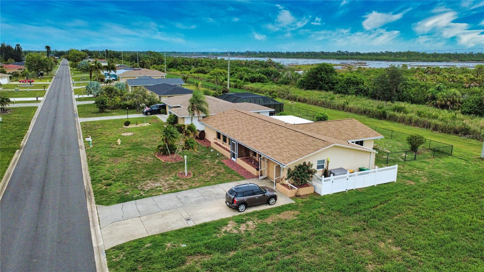 Single Family Residence em ROTONDA WEST, FL - Daniel Dourado