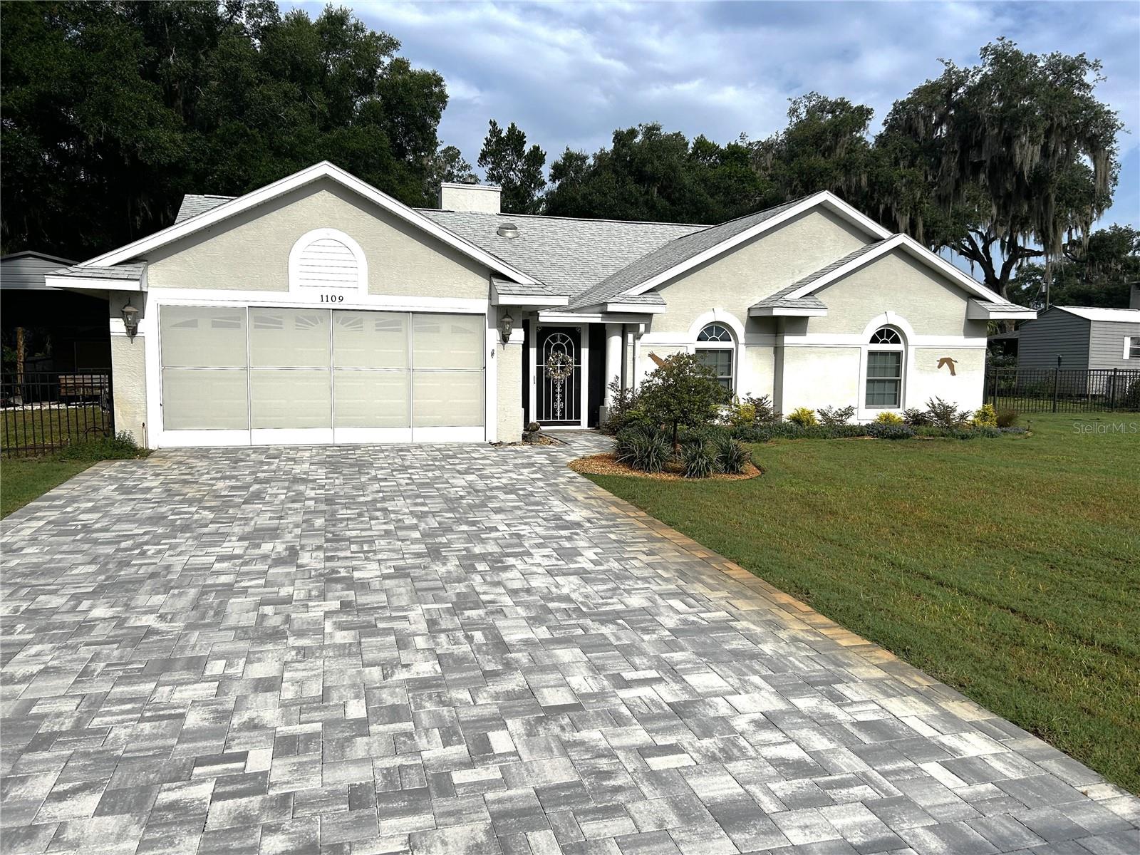 Single Family Residence in INVERNESS, FL - Daniel Dourado