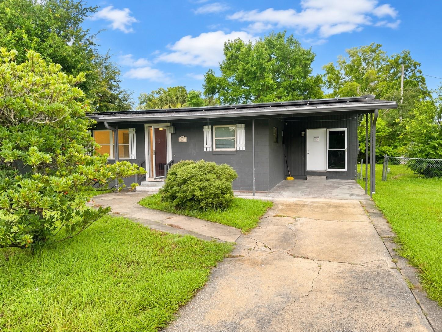 Single Family Residence in ORLANDO, FL - Daniel Dourado
