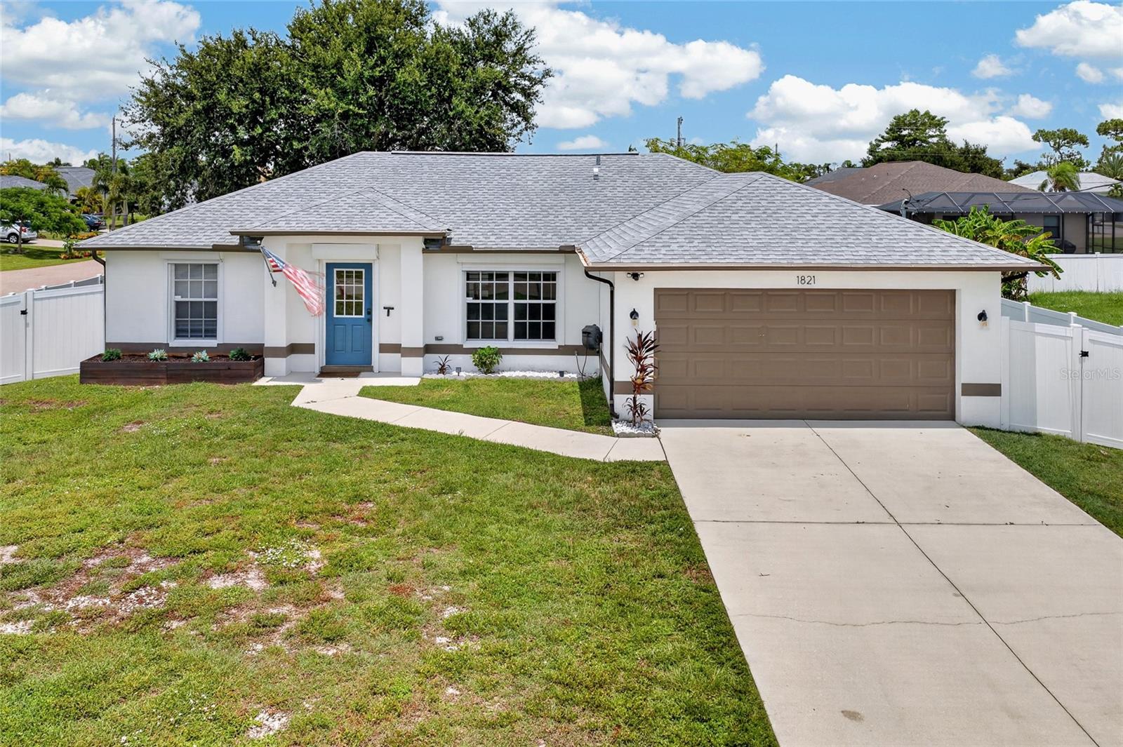 Single Family Residence in CAPE CORAL, FL - Daniel Dourado