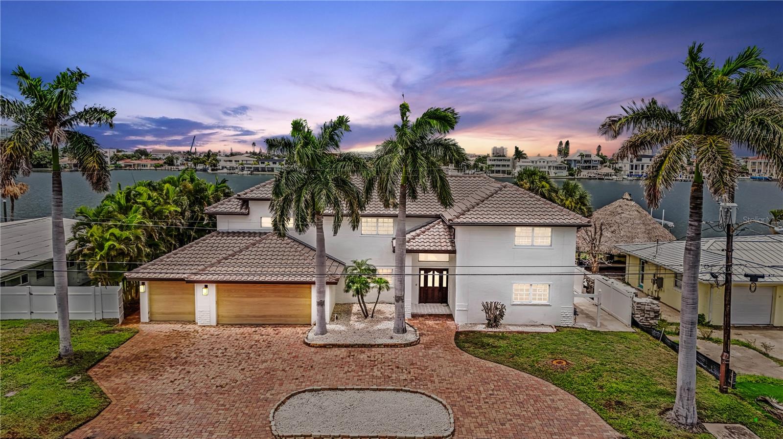 Single Family Residence in ST PETE BEACH, FL - Daniel Dourado