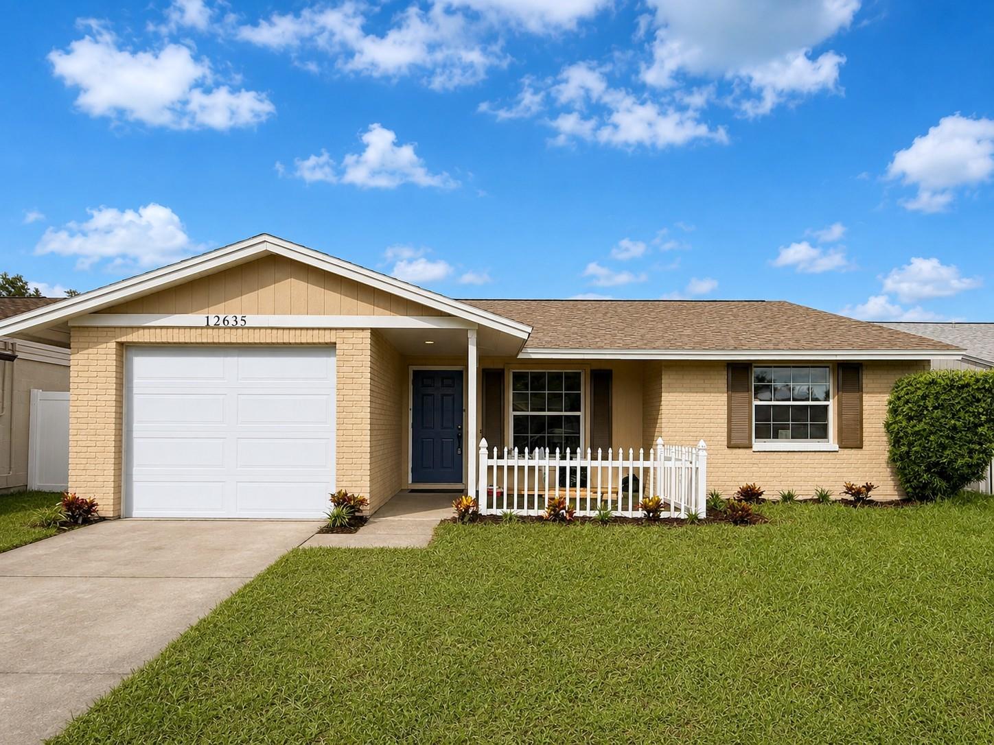 Single Family Residence in TAMPA, FL - Daniel Dourado