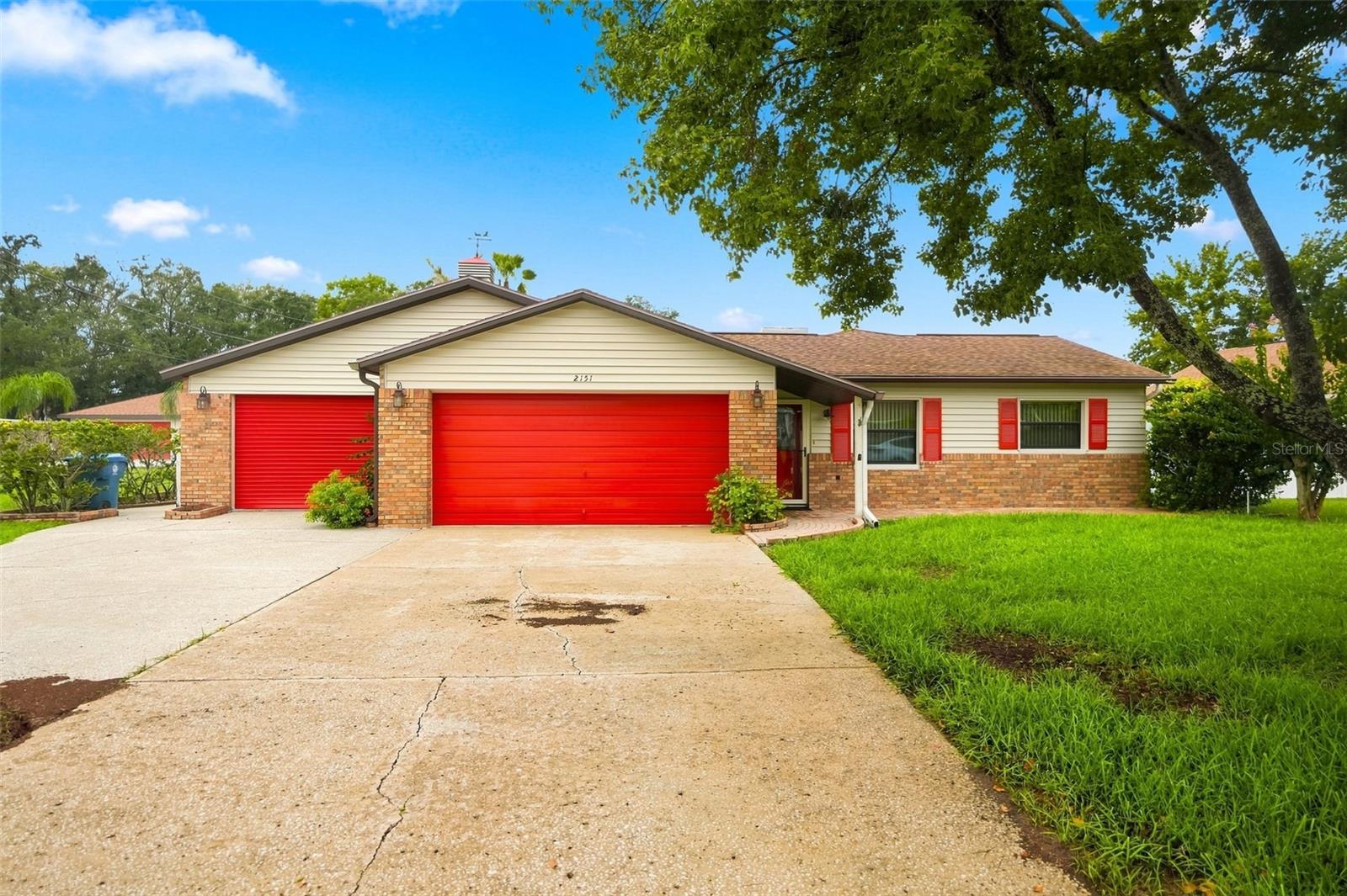 Single Family Residence in SPRING HILL, FL - Daniel Dourado