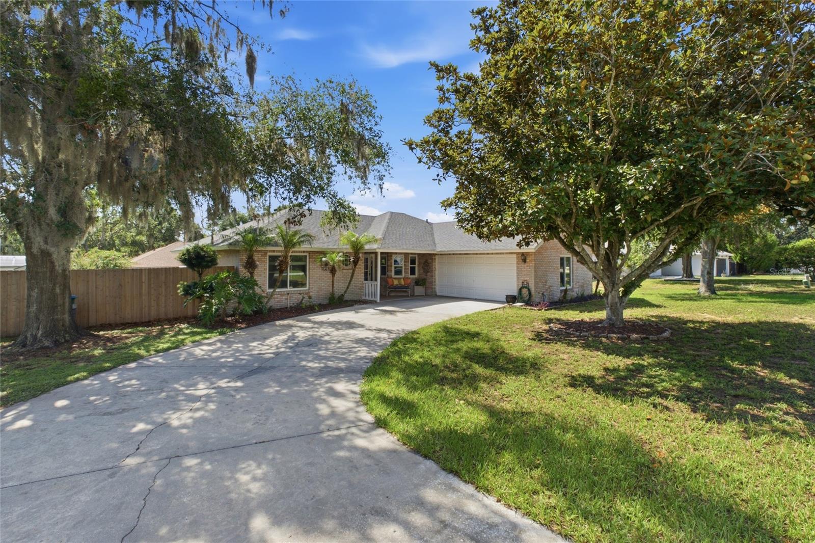 Single Family Residence in MONTVERDE, FL - Daniel Dourado