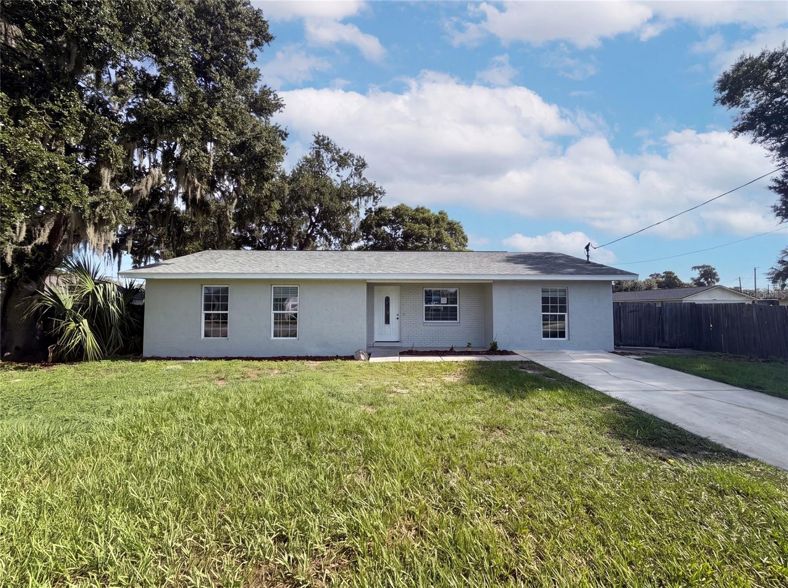 Single Family Residence in MULBERRY, FL - Daniel Dourado