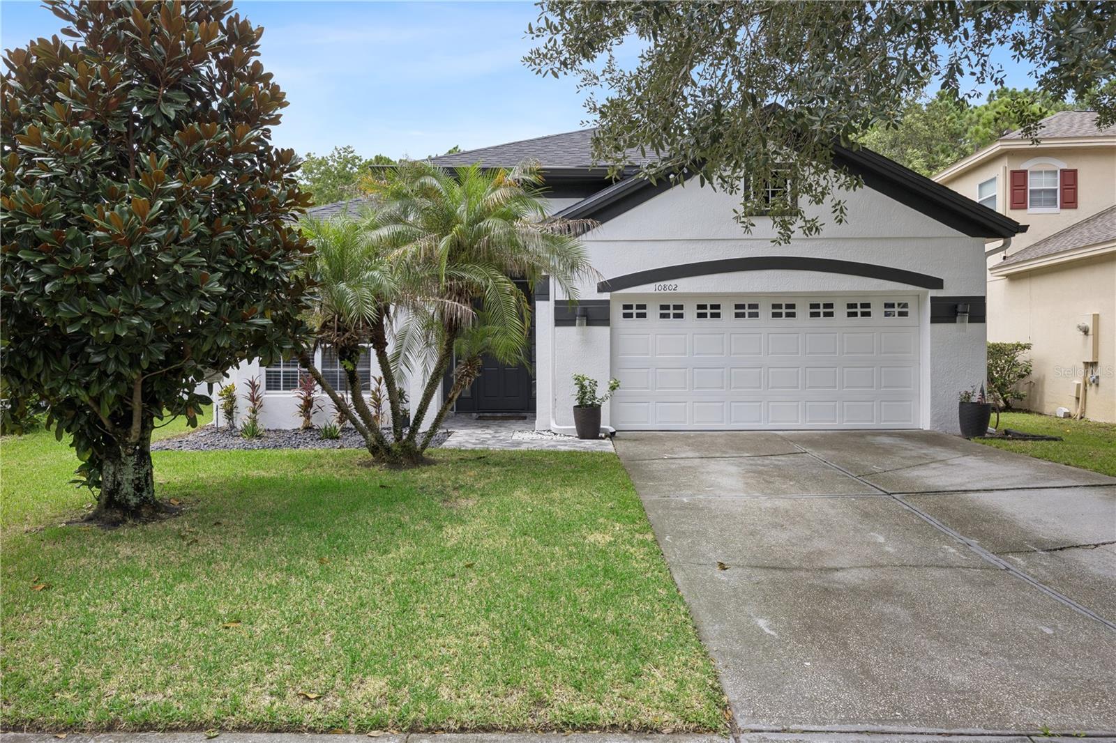 Single Family Residence in ORLANDO, FL - Daniel Dourado