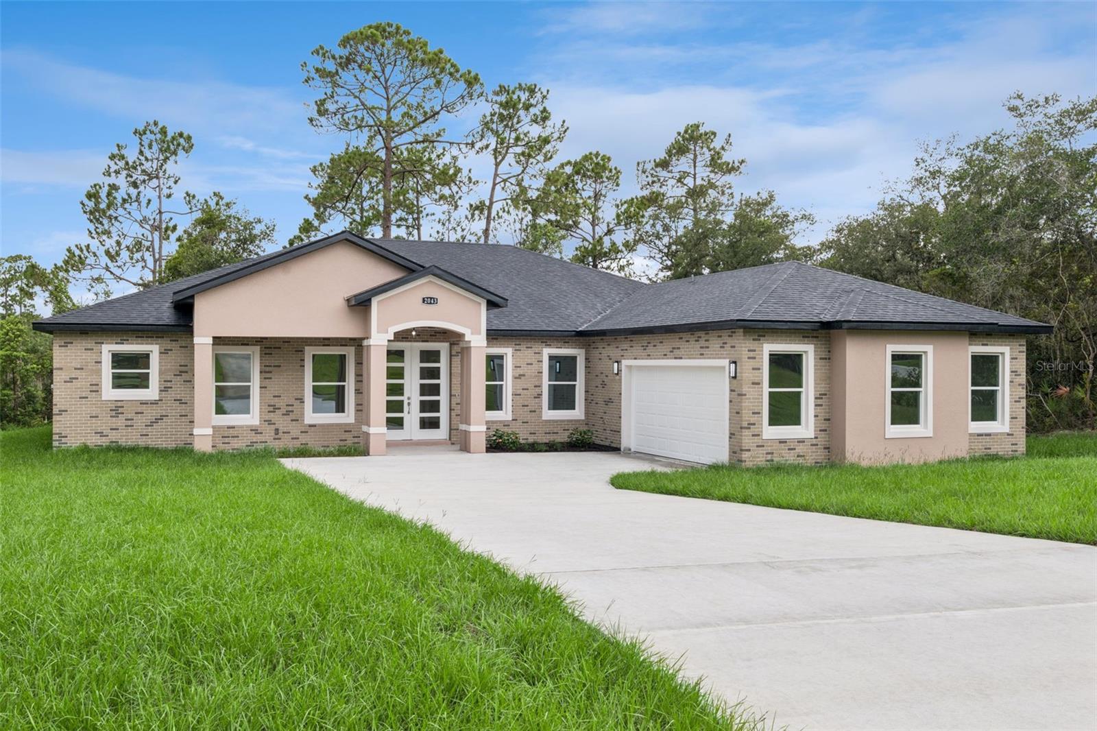 Single Family Residence in DELTONA, FL - Daniel Dourado