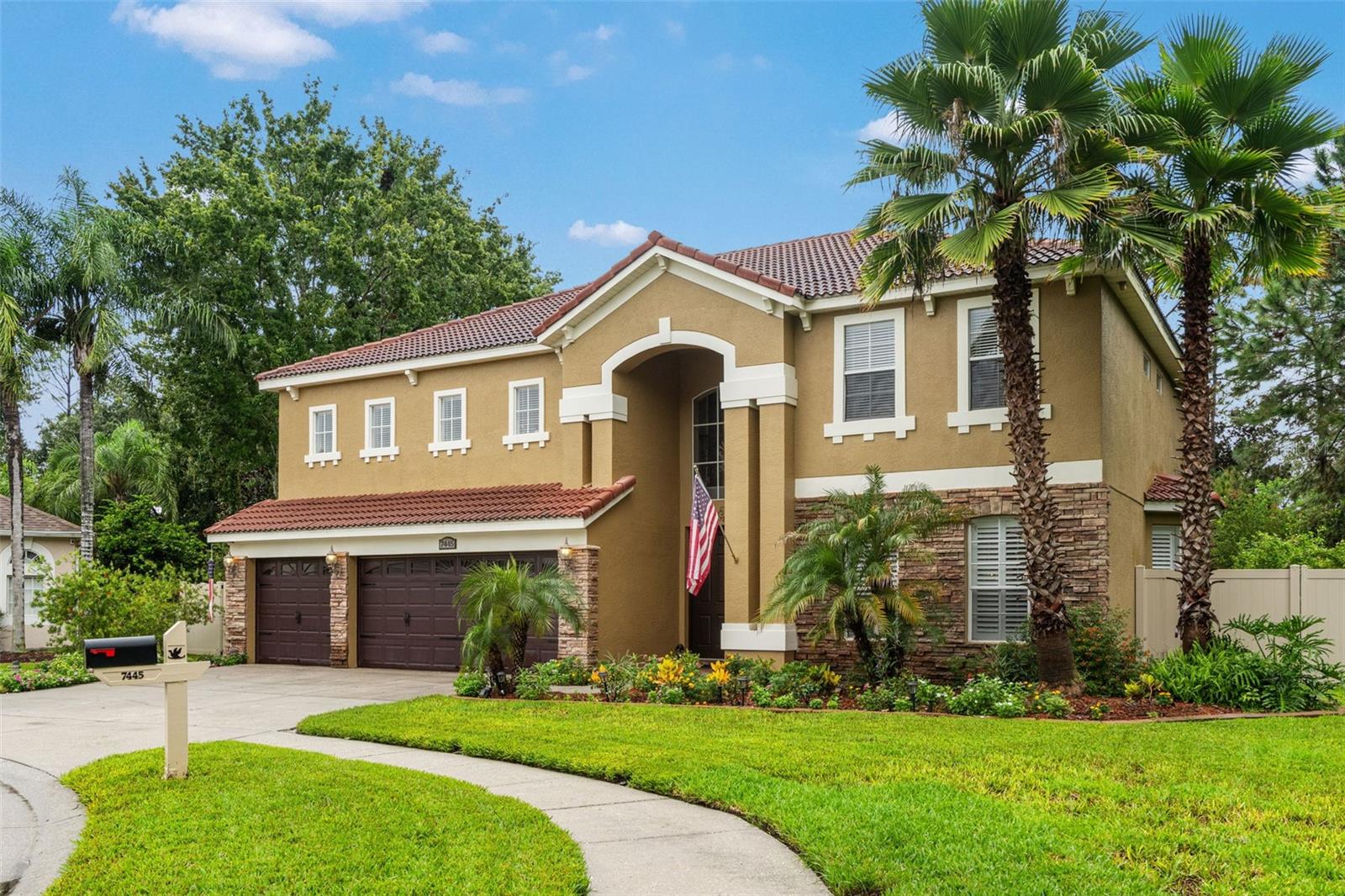 Single Family Residence in LAND O LAKES, FL - Daniel Dourado