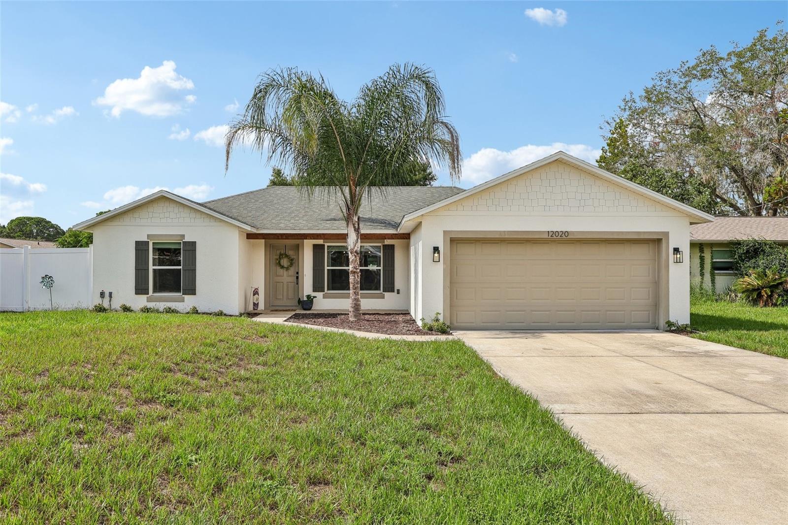 Single Family Residence in LEESBURG, FL - Daniel Dourado