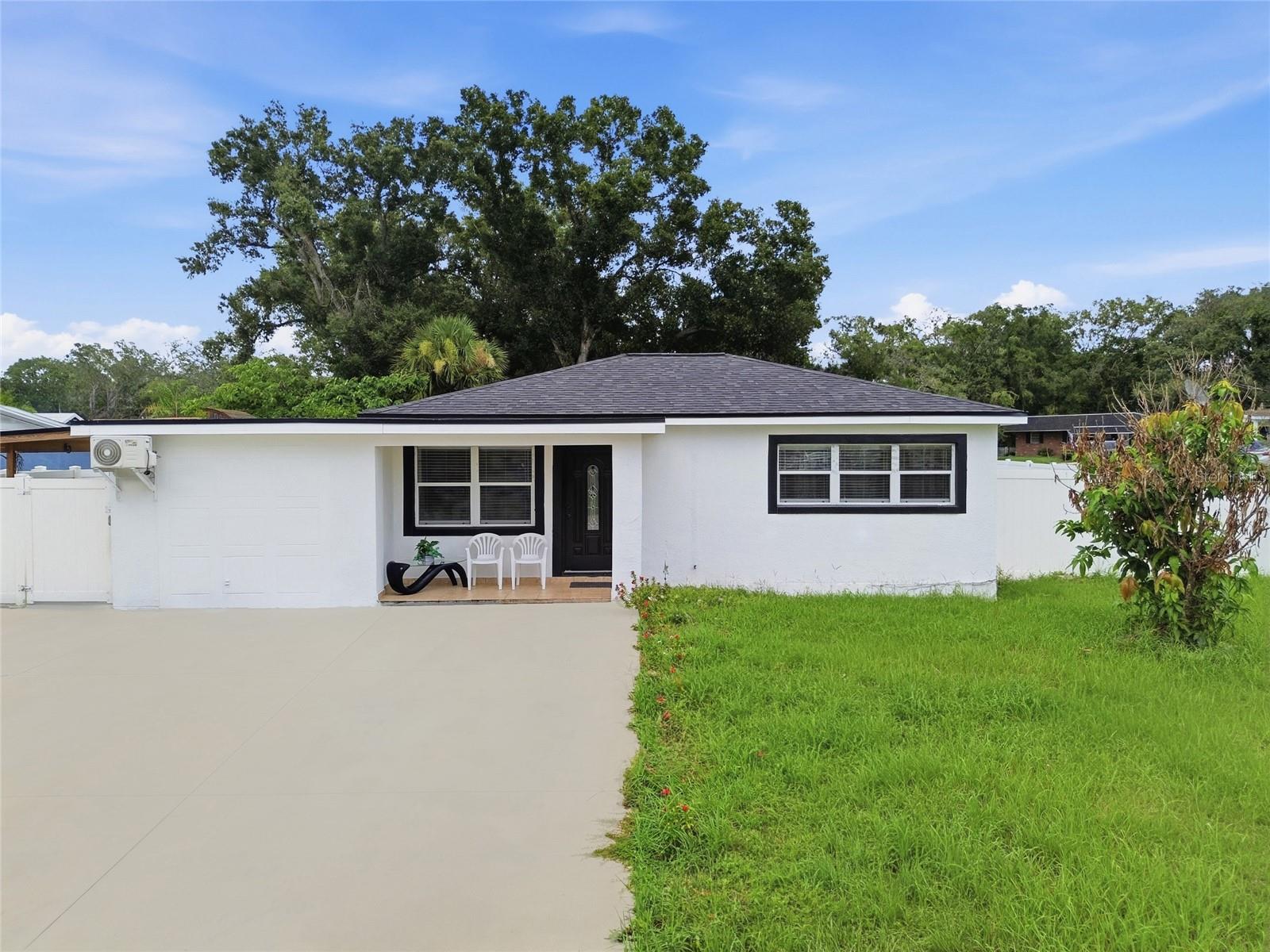 Single Family Residence in TAMPA, FL - Daniel Dourado