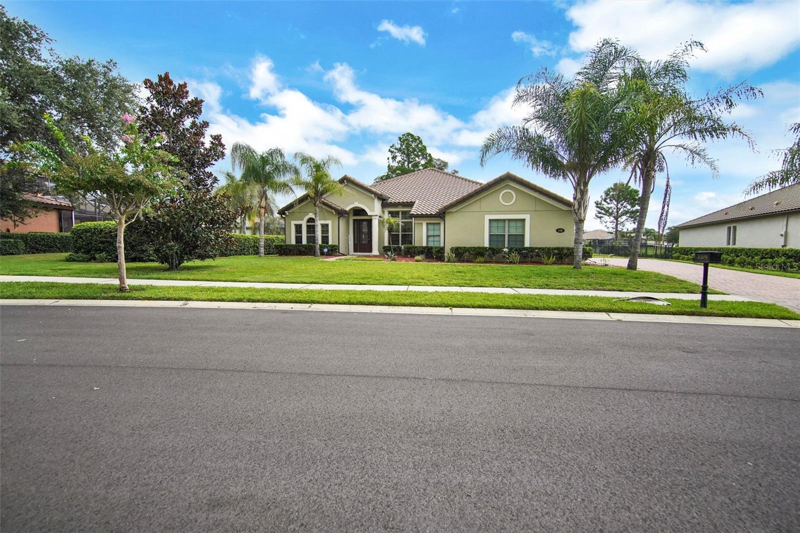 Single Family Residence in DEBARY, FL - Daniel Dourado