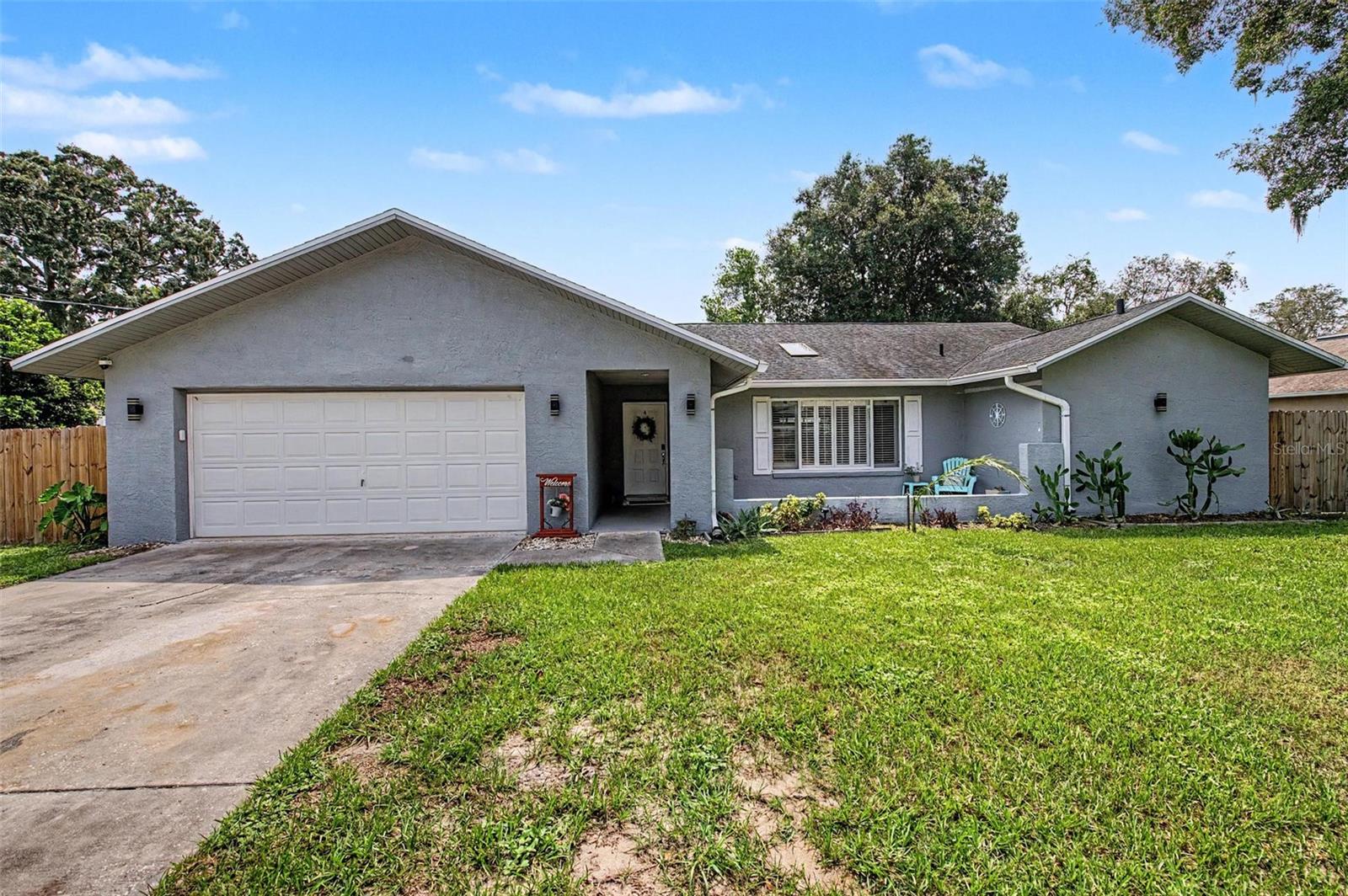 Single Family Residence in SPRING HILL, FL - Daniel Dourado
