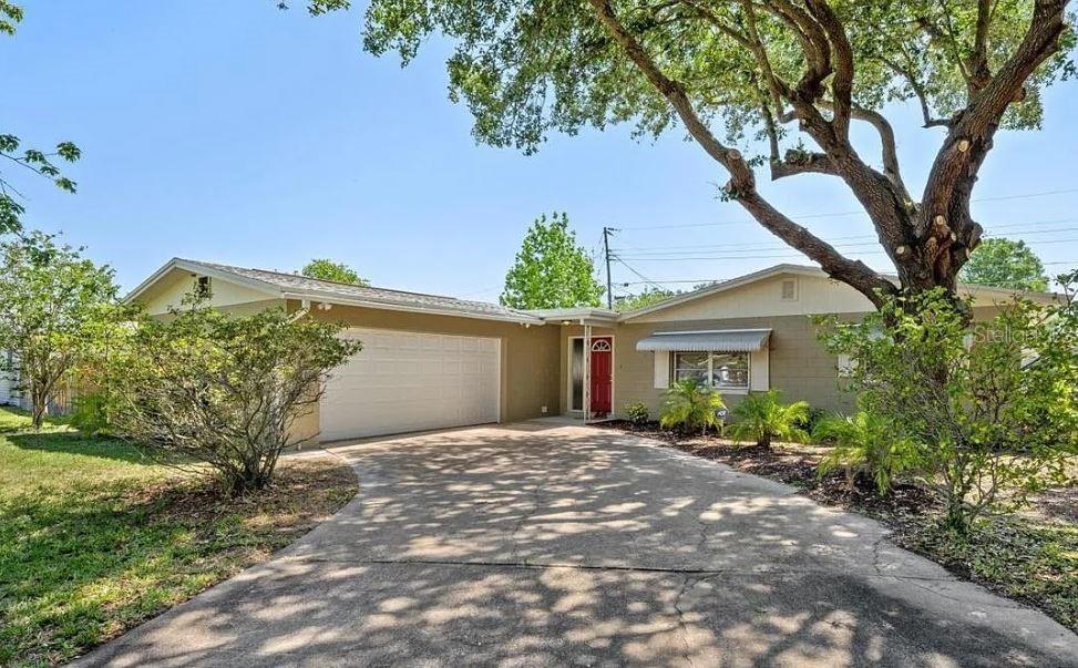 Single Family Residence em TITUSVILLE, FL - Daniel Dourado