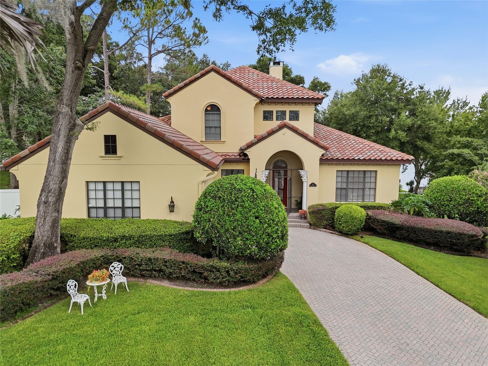 Single Family Residence in EUSTIS, FL - Daniel Dourado