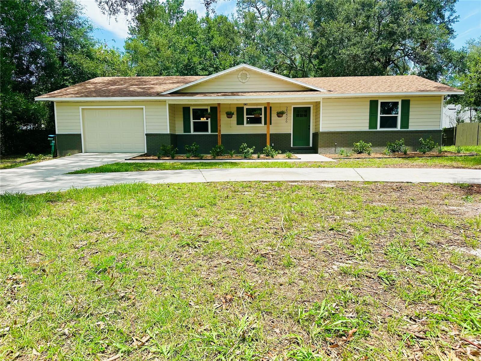 Single Family Residence em NEWBERRY, FL - Daniel Dourado