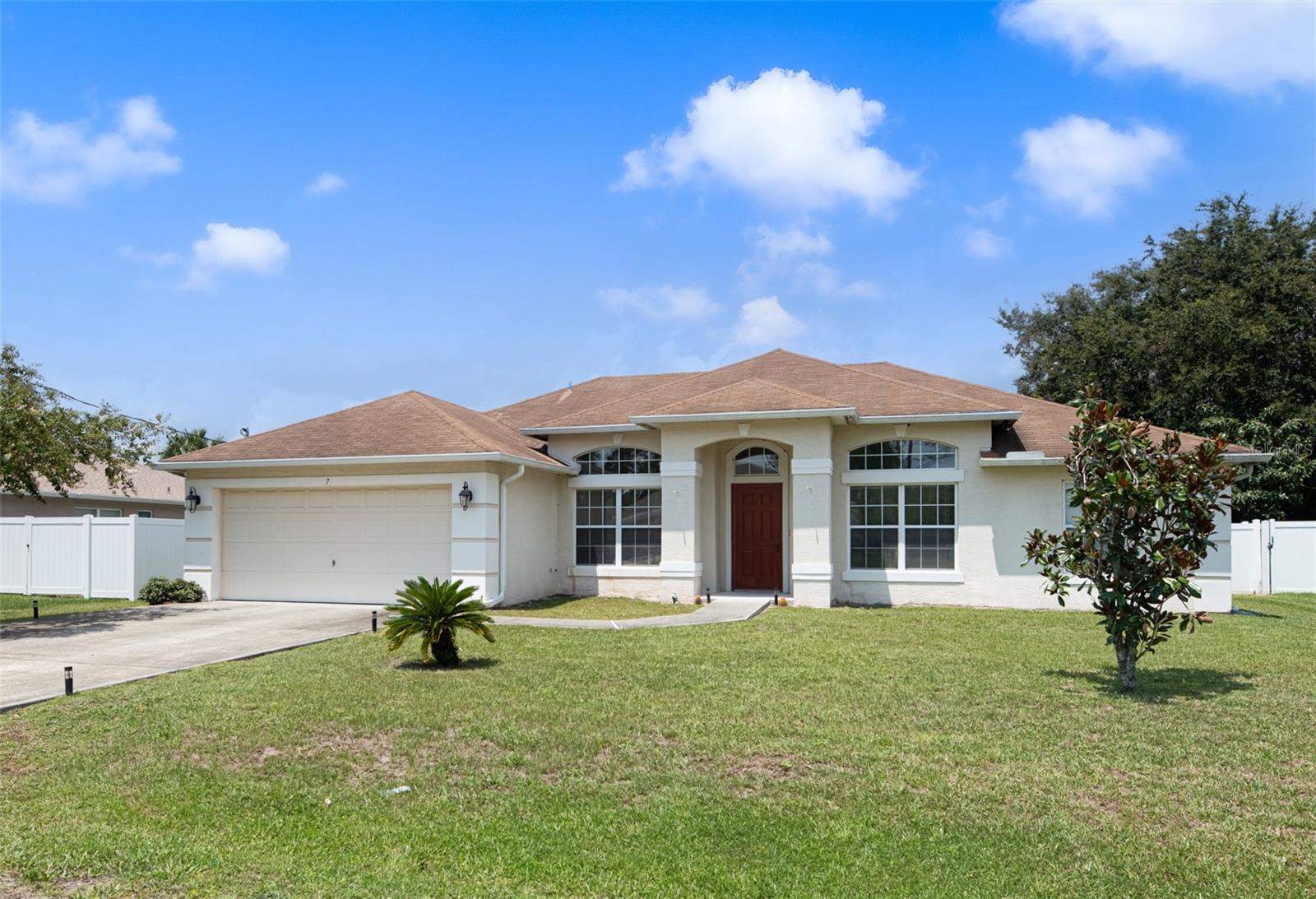 Single Family Residence in PALM COAST, FL - Daniel Dourado